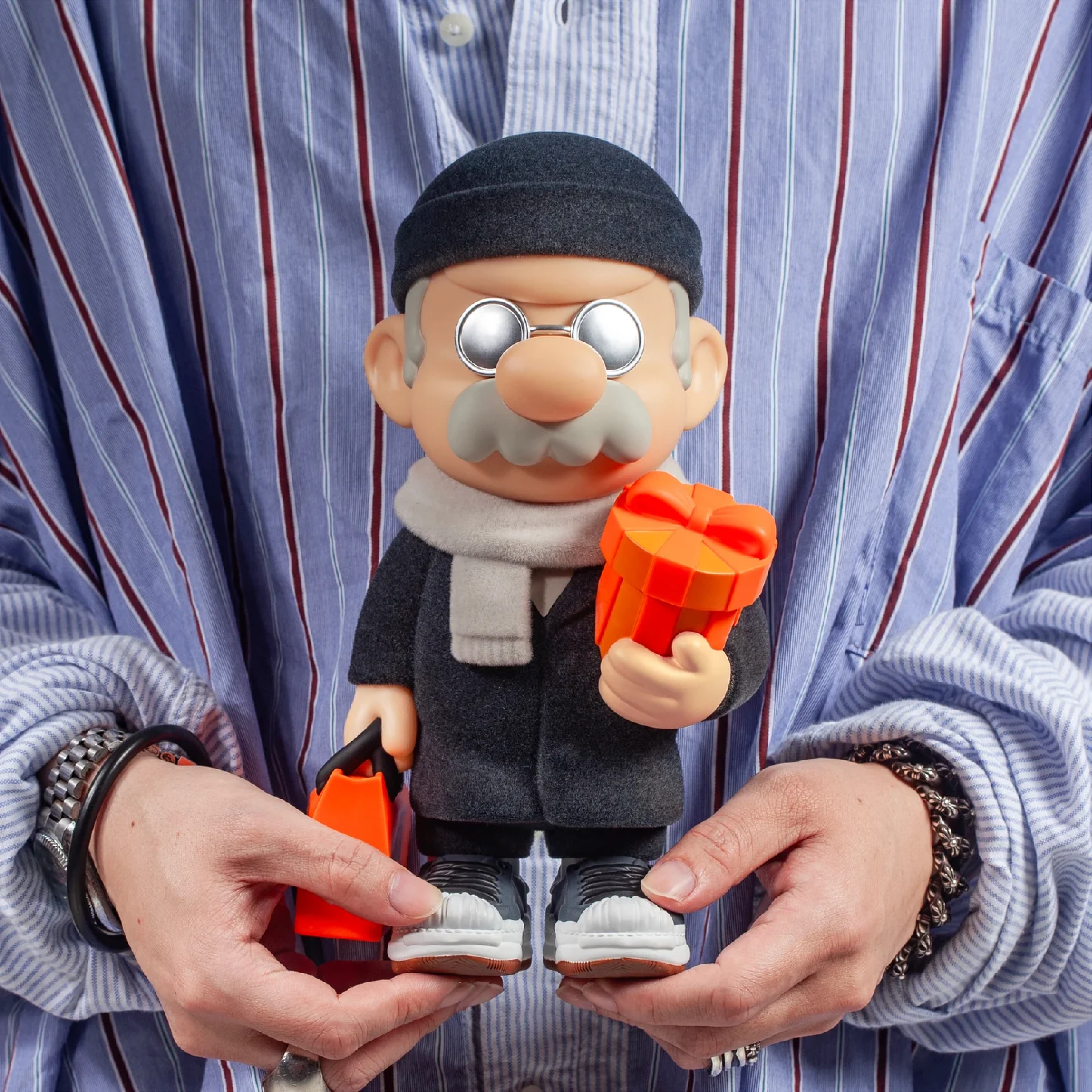 Nobletime 愚者樂園：SUP. PRO. ESNTL // 巴黎殺手（植絨）｜搪膠模型（高26釐米）